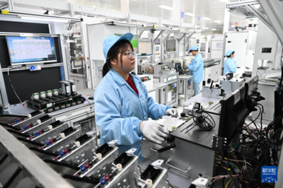 信息技术赋能新质生产力 两会影像链接下的地方实践